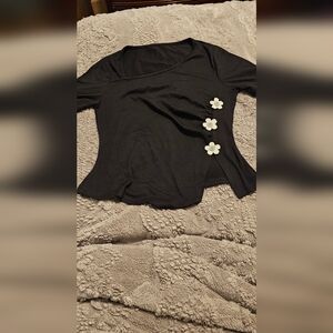 Black Women’s Floral Accent Short Sleeve Top